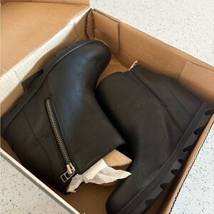 Sorel Black Ankle Boots